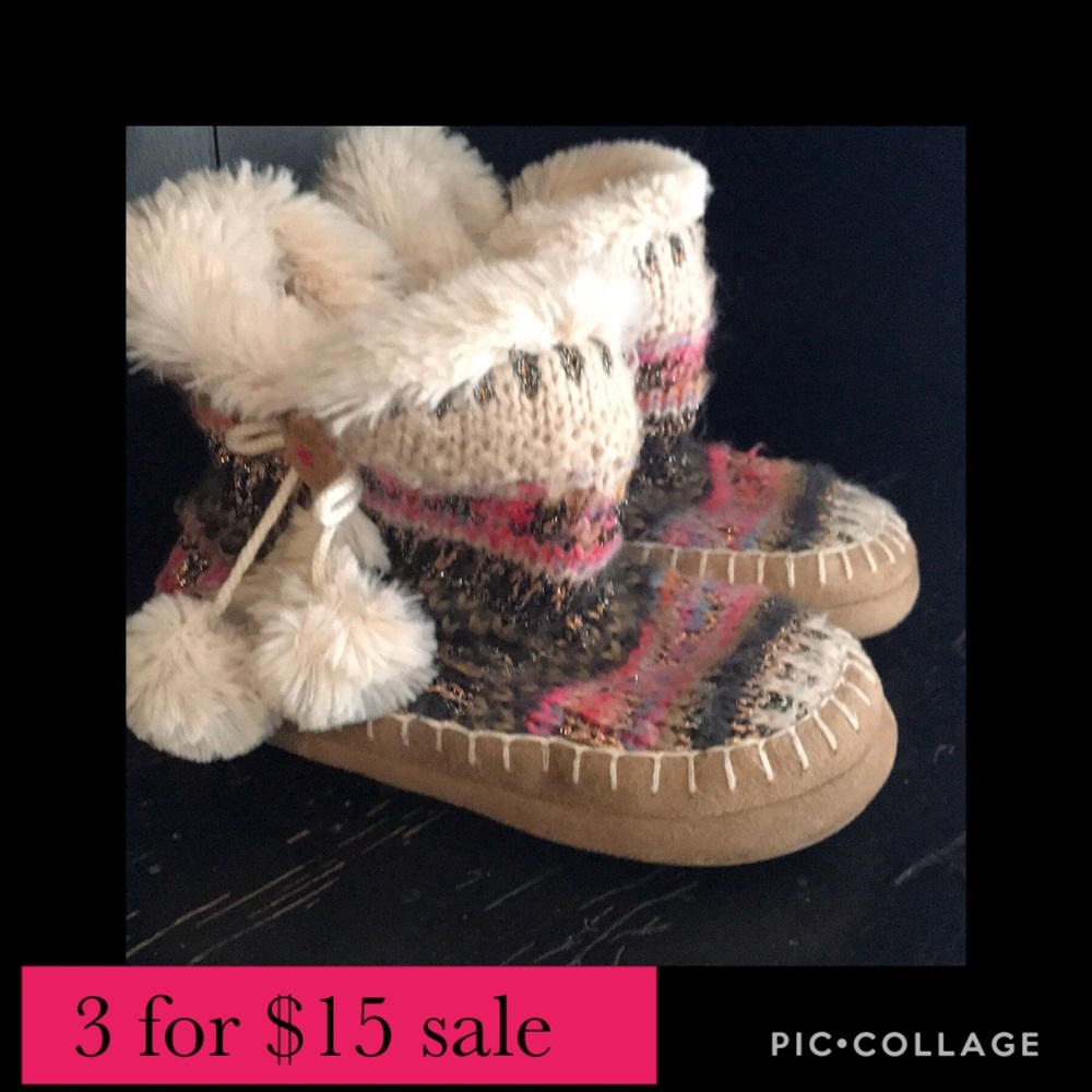 Darling fuzzy knit slippers/moccasins.